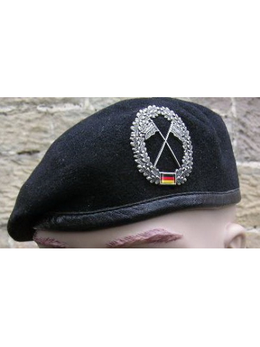Чёрный берет с кокардой Разведывательных войск Бундесвера