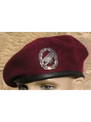 Малиновый берет с кокардой Десантных подразделений Бундесвера